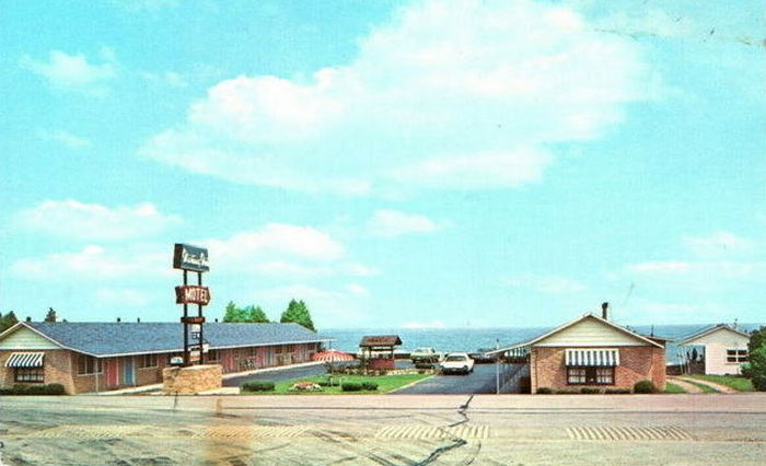 Bayview Motel (Wishing Well Motel) - From Web Listing (newer photo)